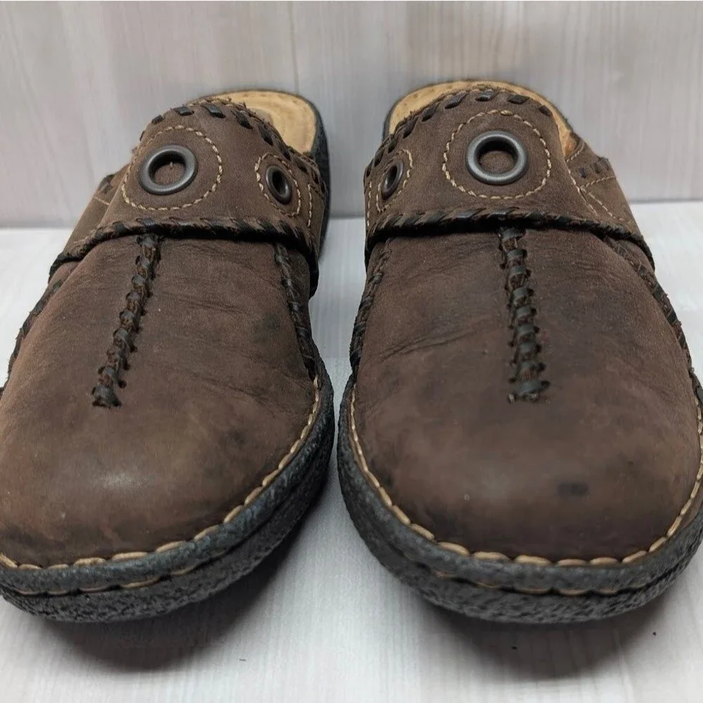 Clarks Artisan Women’s Brown Leather Slip‑On Clogs Mules Shoes Size 8.5 31273